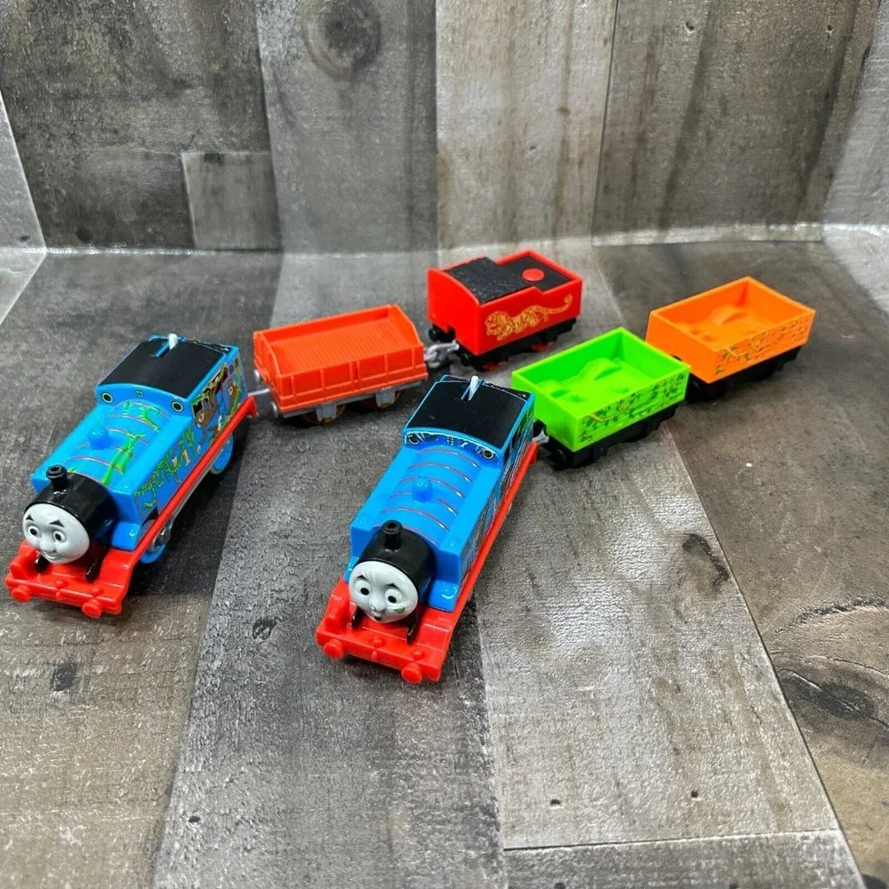 Trackmaster Motorized Trains Thomas The Train‎ Circus and Cars Lot of 6 pieces
